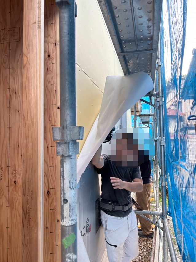 【新築】《9月下旬》兵庫県豊岡市｜断熱材がみっちり、外壁作業も進んでいます！